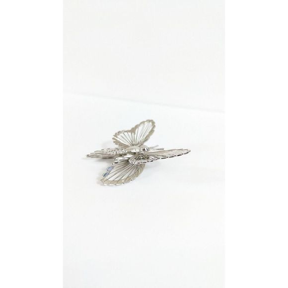 Monet signed Silver Toned Butterfly Shaped Brooch Pin - Vintage - Picture 3 of 7